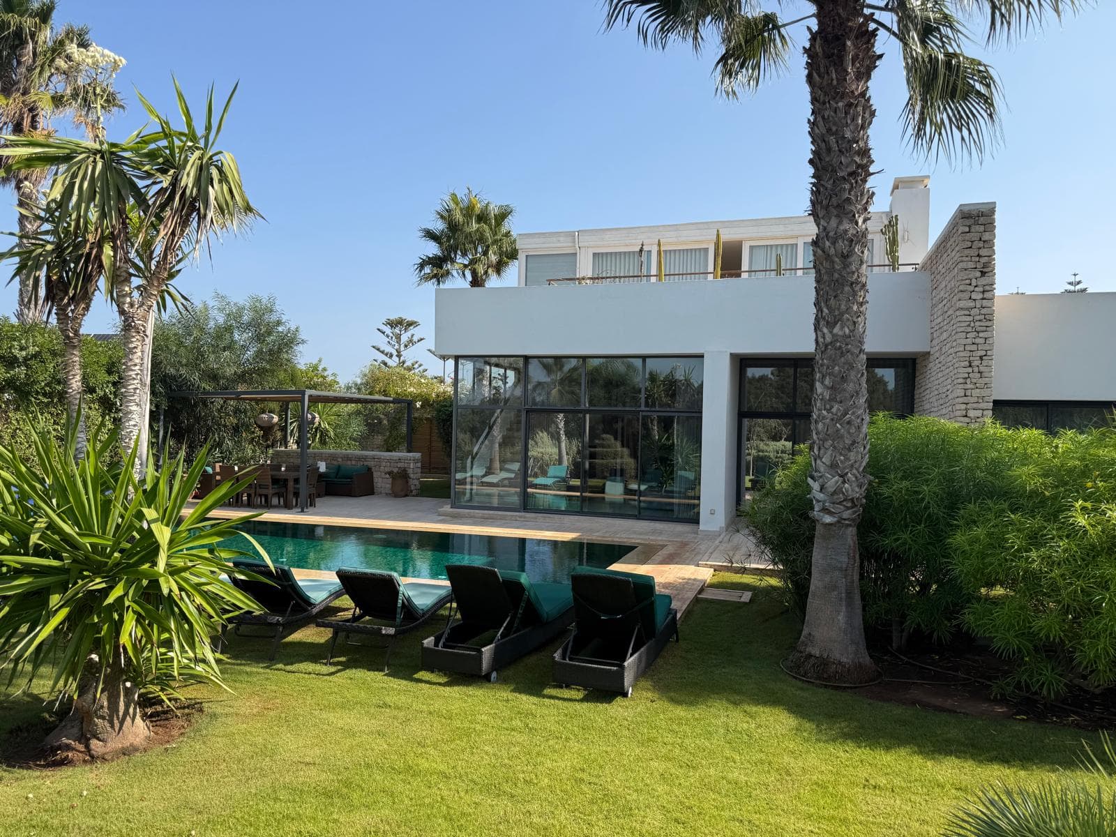 Villa Alicia avec piscine et jardin